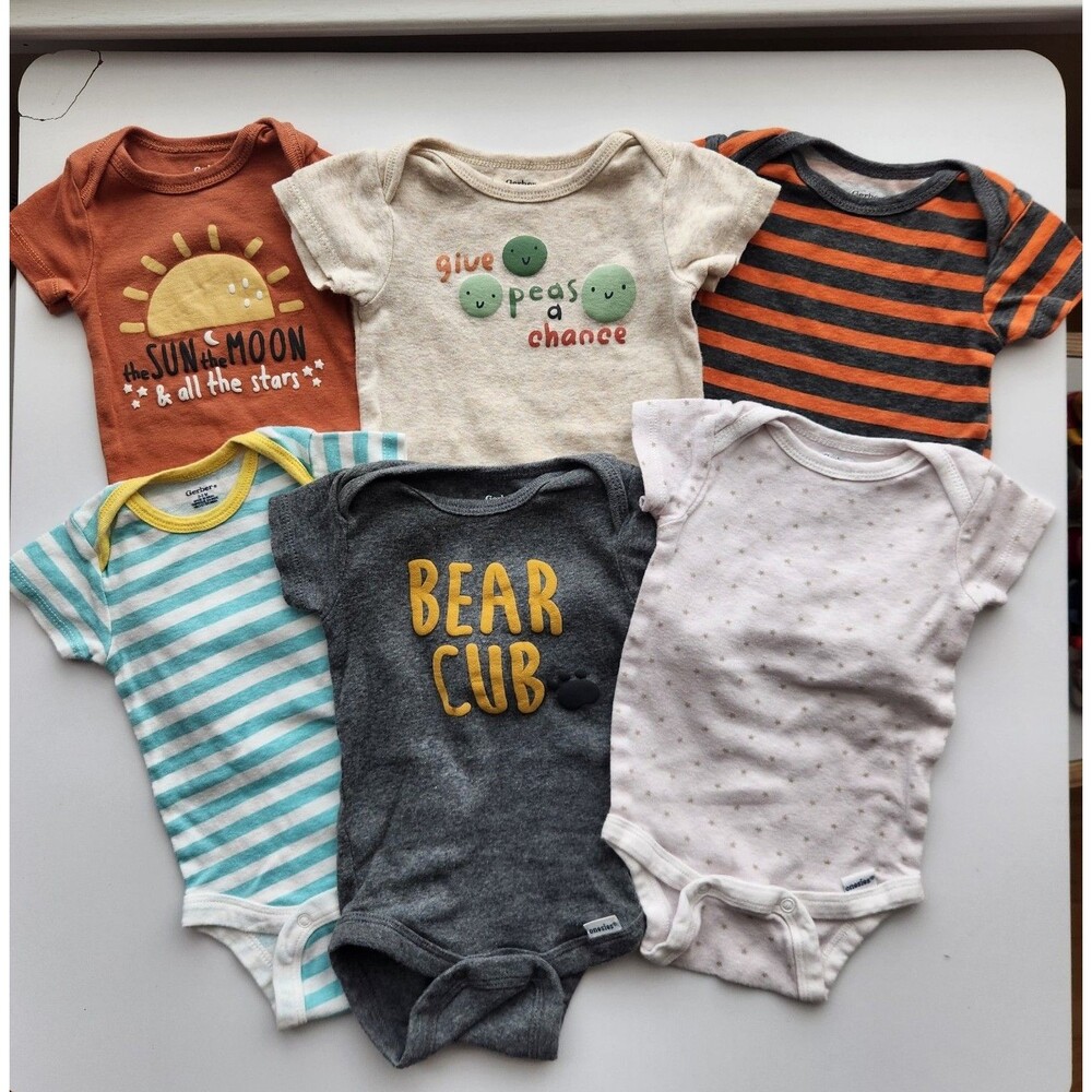 6 Gerber Assorted Short Sleeve Bodysuit Onesies, Cotton. 0-3 Month